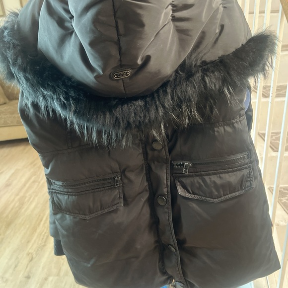 RUDSAK FITTED DOWN JACKET WITH REMOVABLE FAUX FUR in Fair condition - Picture 3 of 5